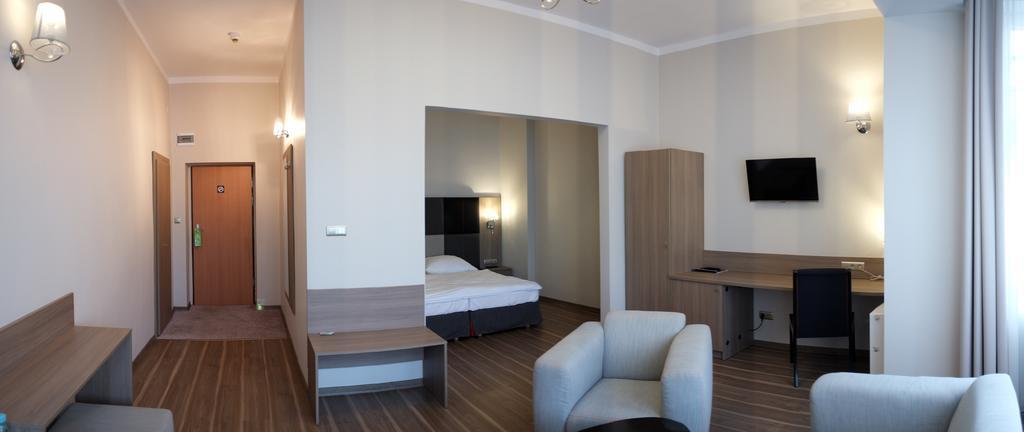 Hotel Srodmiejski Zielona Gora  Room photo